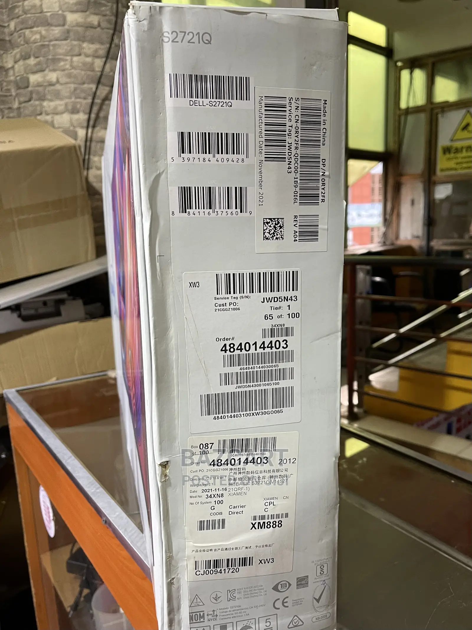 Dell 4K 27 Inch IPS Monitor With Very Thin Bezels. S2721Q