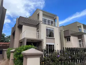 4bdrm Townhouse/Terrace in Bugoloobi, Central Division for Rent