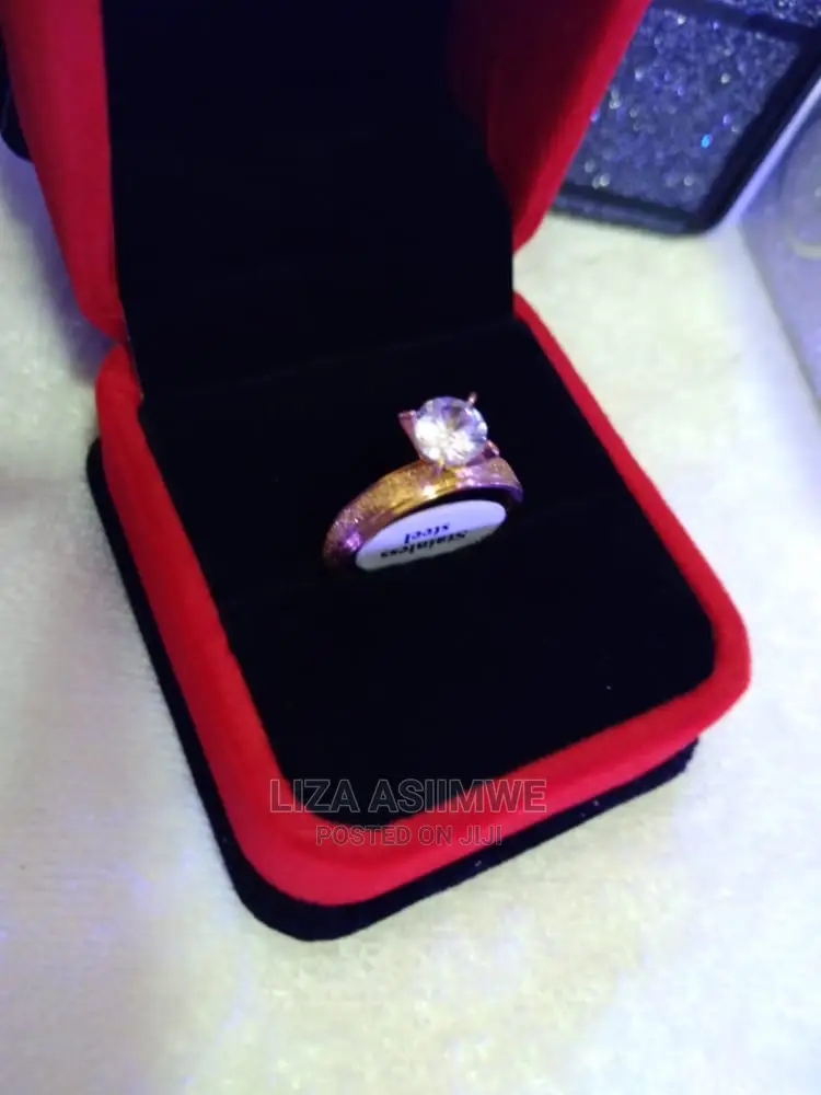 Engagement Rings Available With the Ring Box