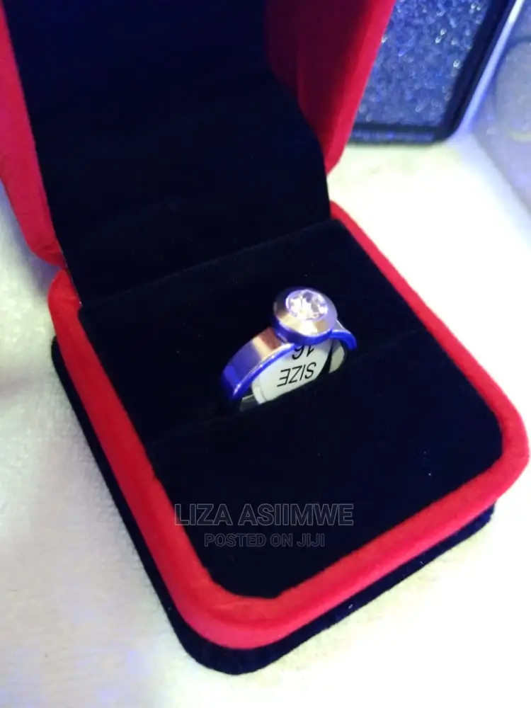 Engagement Rings Available With the Ring Box