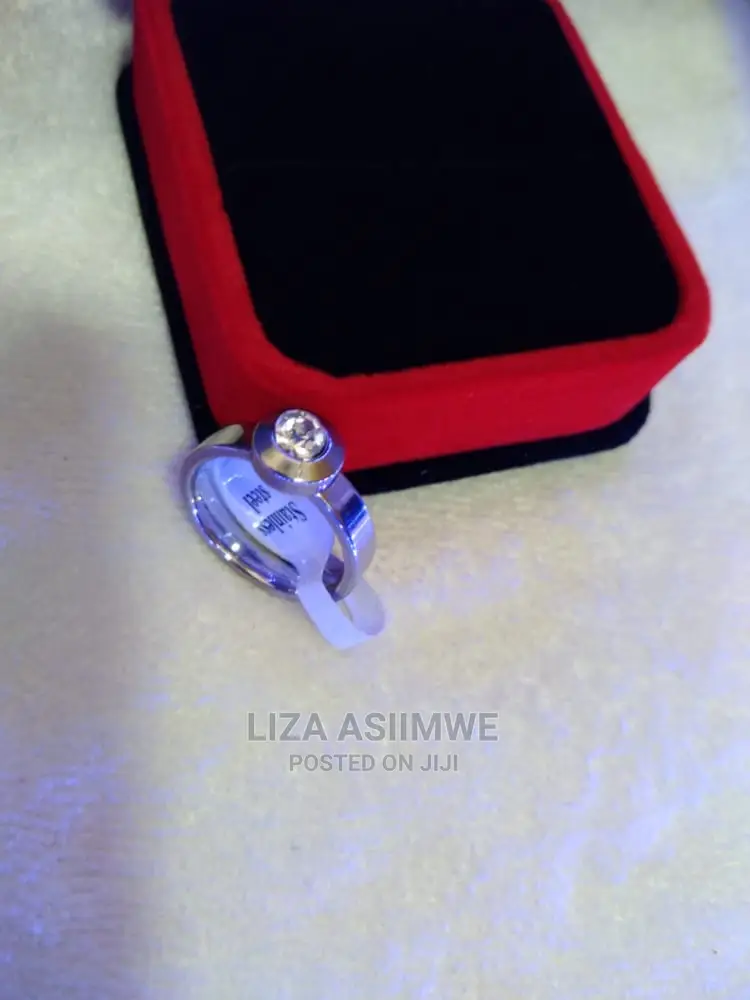 Engagement Rings Available With the Ring Box