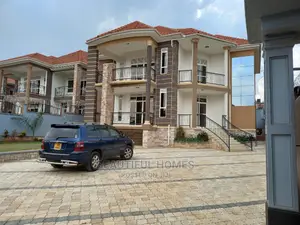 Furnished 6bdrm House in Kira Tarmacked for Sale