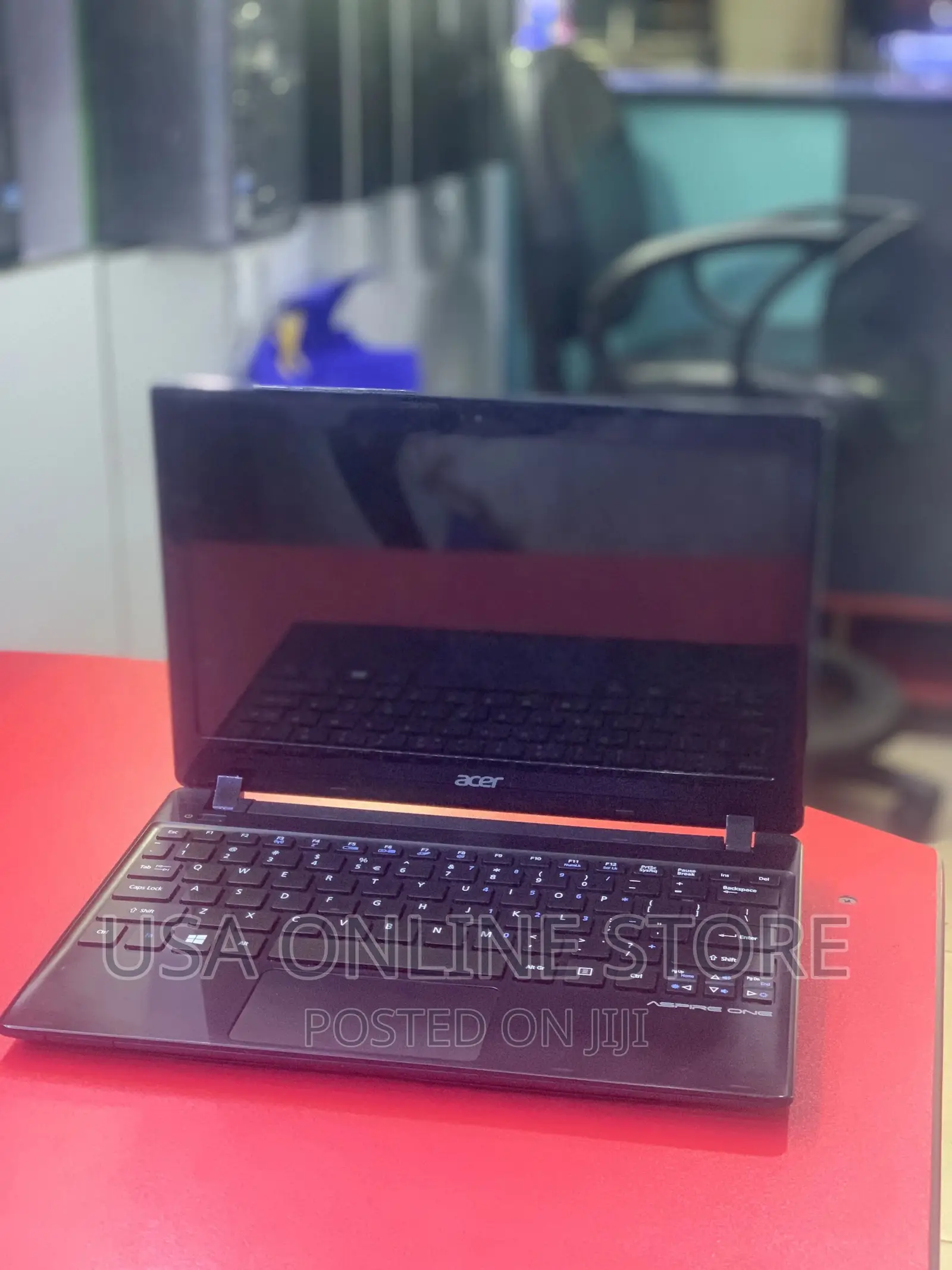 Laptop Acer 2GB Intel Atom HDD 160GB
