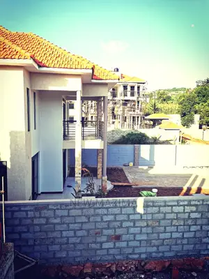 4bdrm House in Seguku Ntebe Rd, Division B for Sale