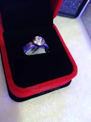 Engagement Rings Available With the Ring Box Itself