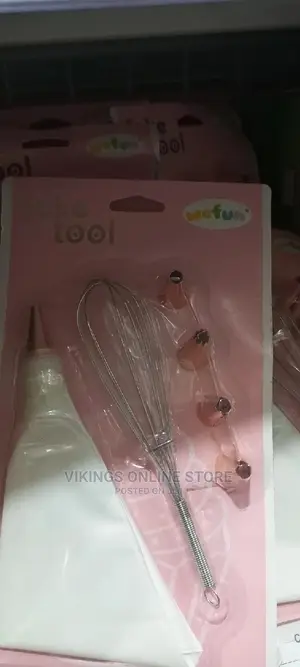 Cake Decorating Kit