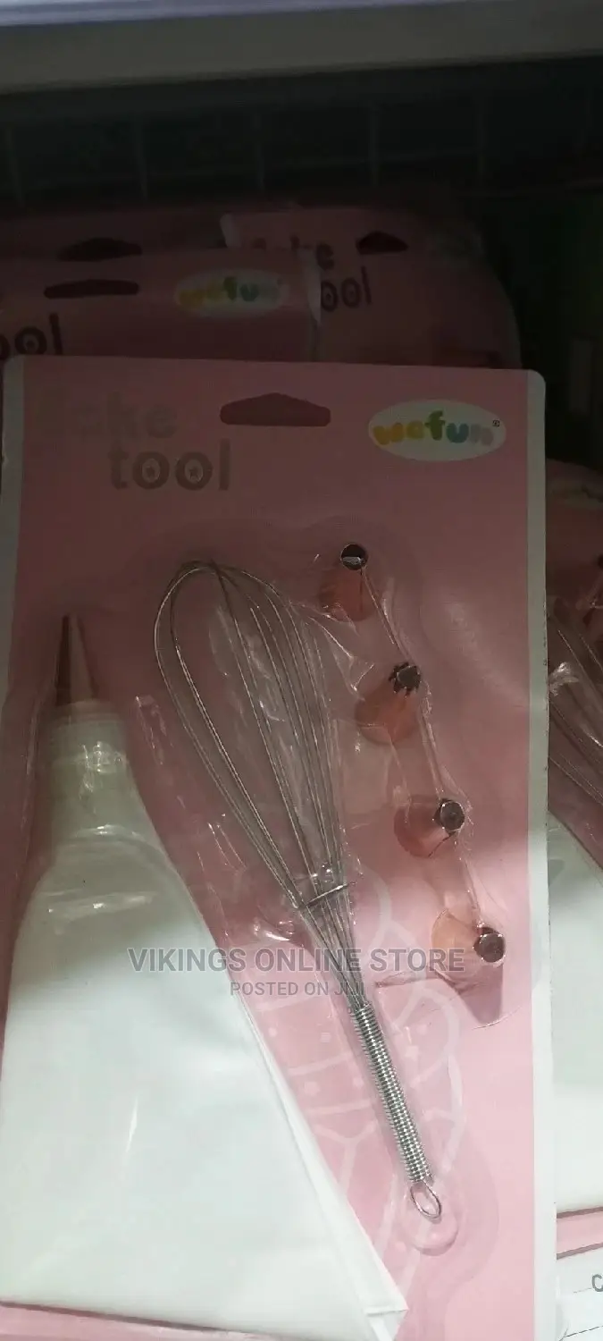 Cake Decorating Kit