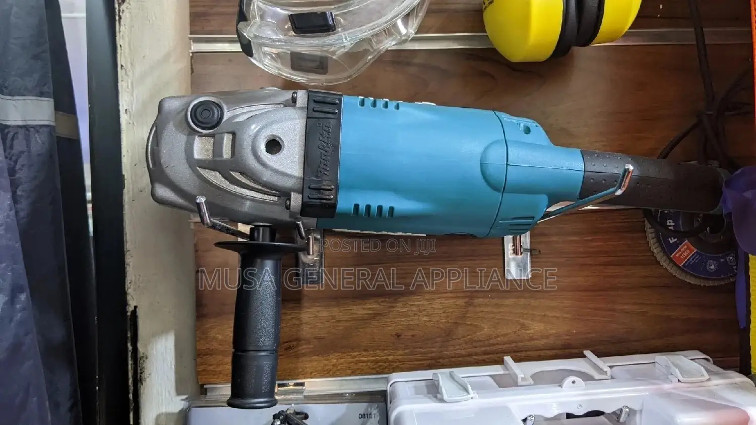 Makita Grinder