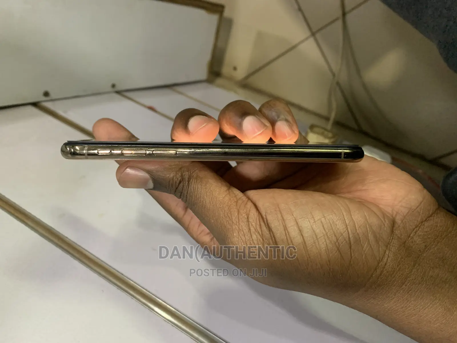 New Apple iPhone XS 256 GB Gold