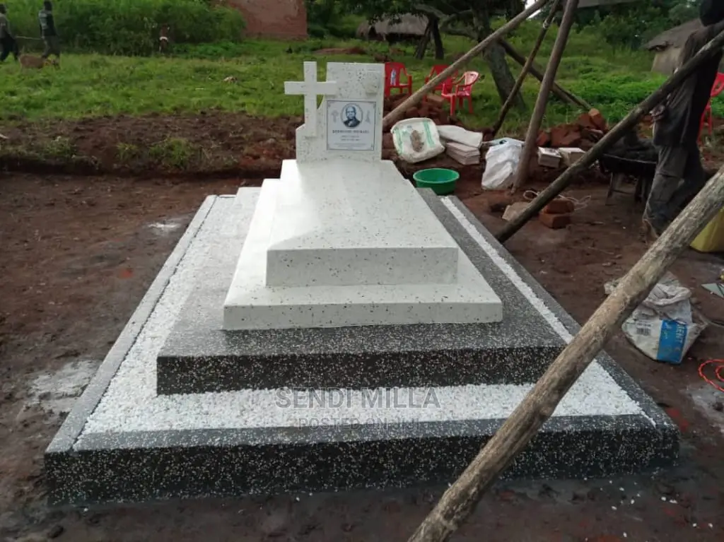Terrazzo Graves