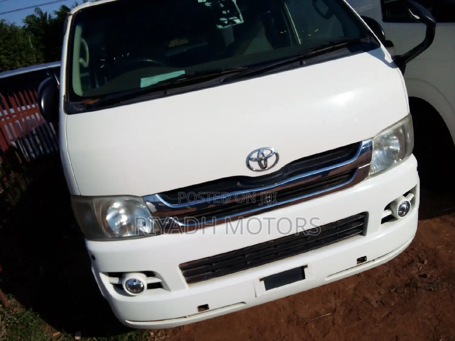 Toyota HiAce 2011 White