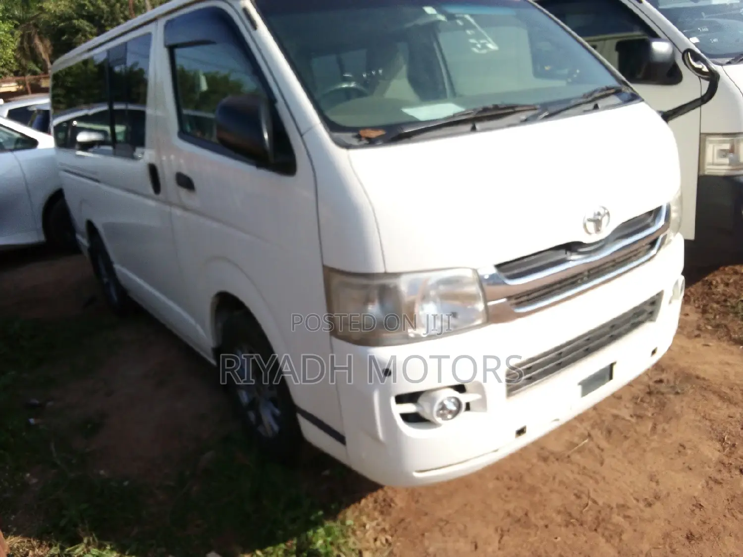Toyota HiAce 2011 White