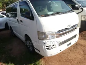 Toyota HiAce 2011 White