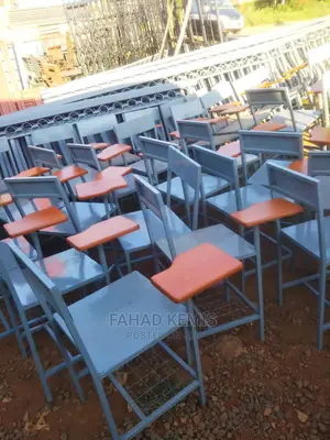 Chairs With Arms