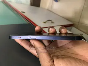 Apple iPhone 12 64 GB Black