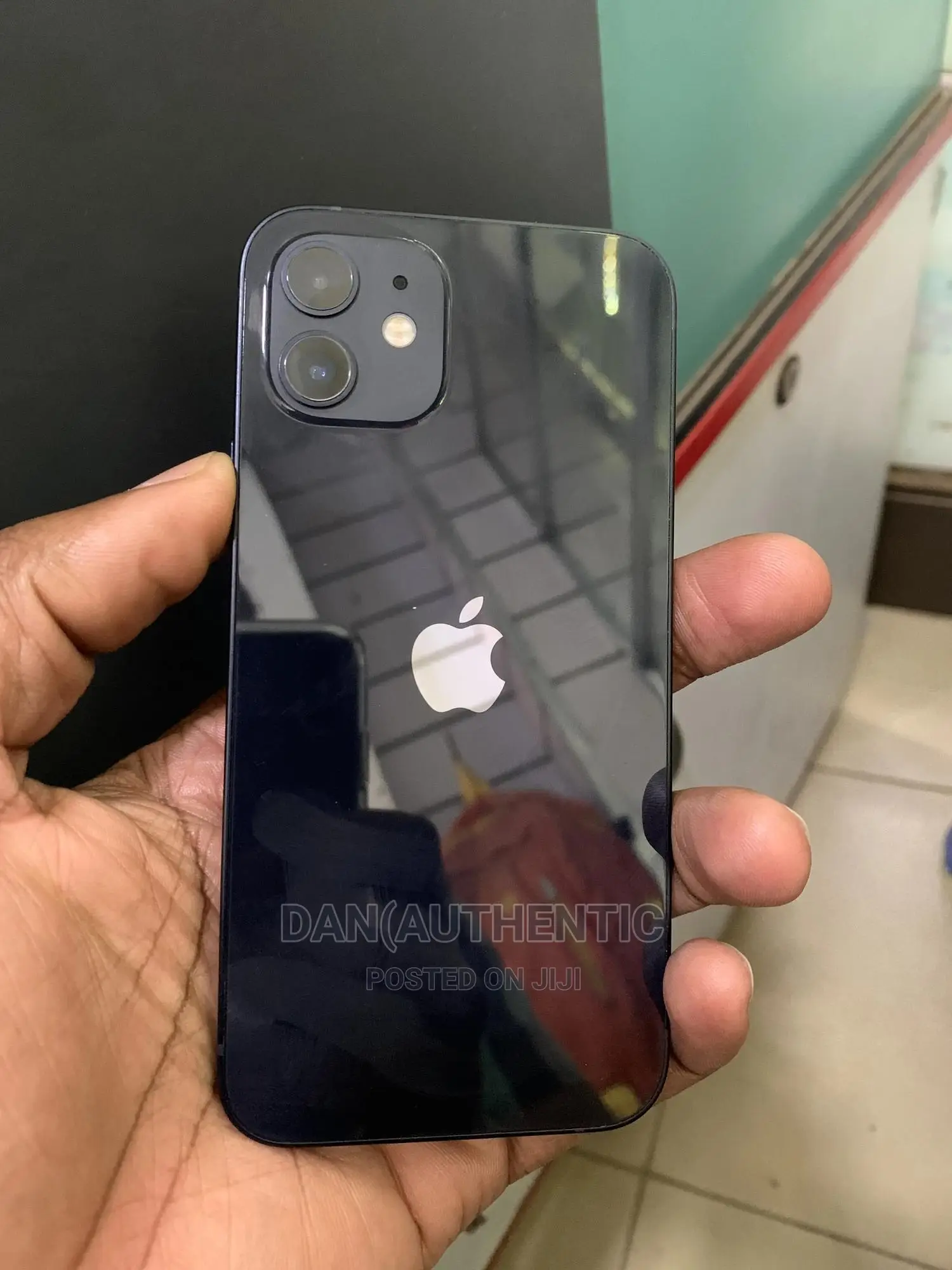 Apple iPhone 12 64 GB Black