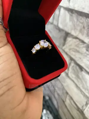 Engagement Rings Available With the Ring Box