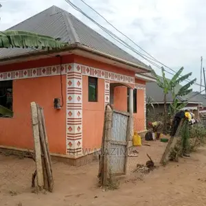 3bdrm House in Nabingo Bataka, Central Division for Sale