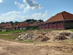 Kira Organised Estate on Sell