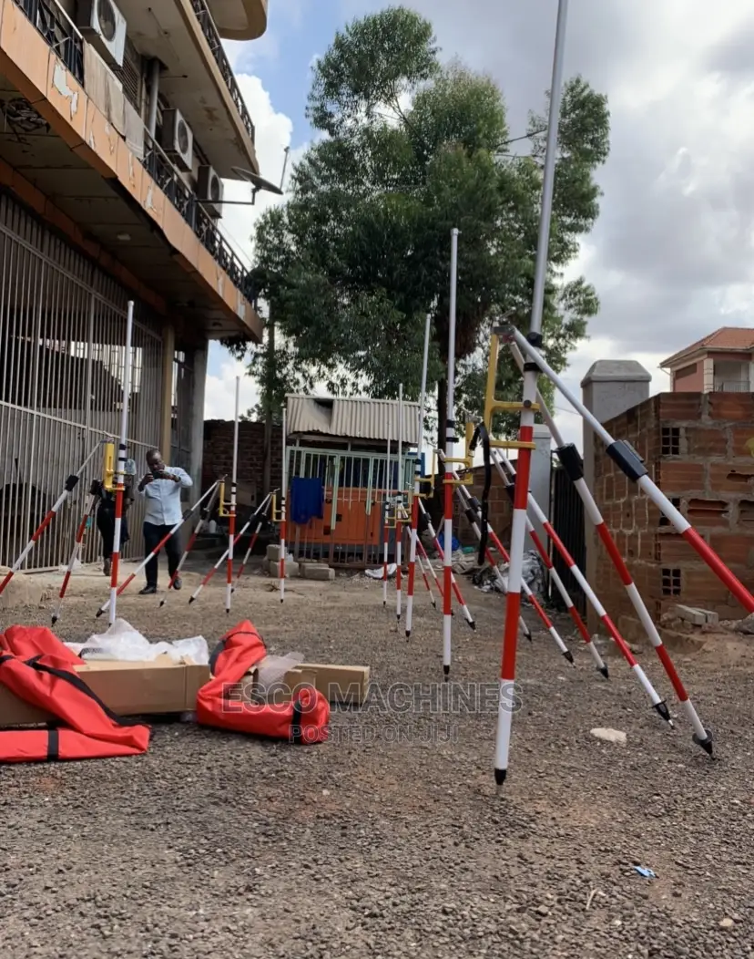 Bi Pod Stands With Prism Pole
