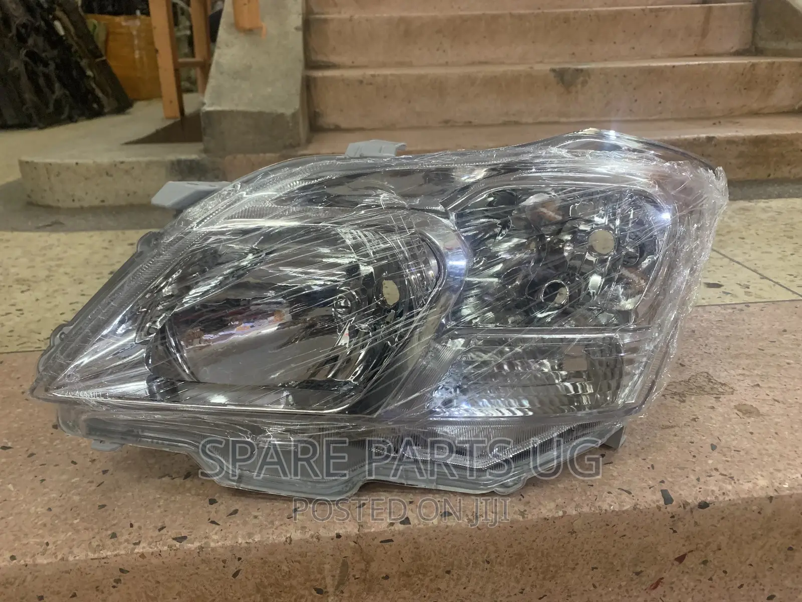 Headlamp Premio 2007 - 2014