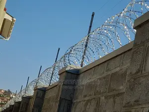 Electric Fence System. W Insulation