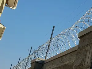 Electric Fence System. W Insulation
