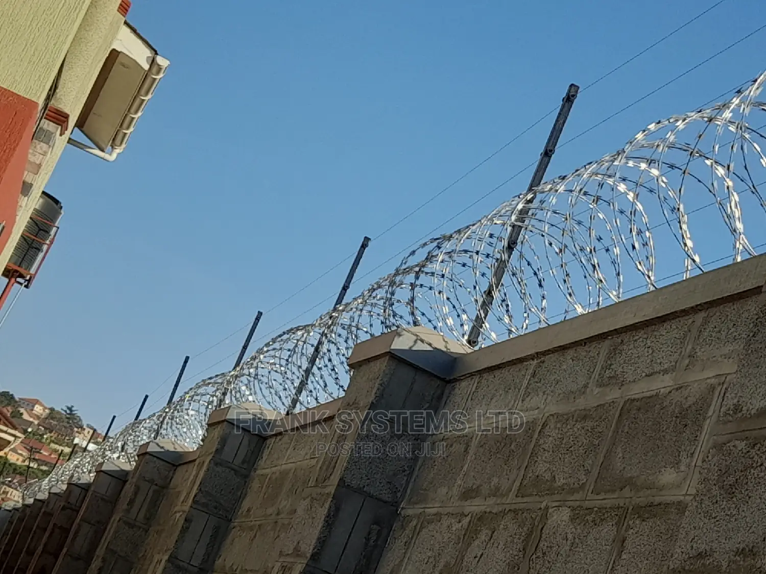 Electric Fence System. W Insulation