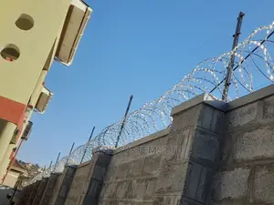Electric Fence System. W Insulation