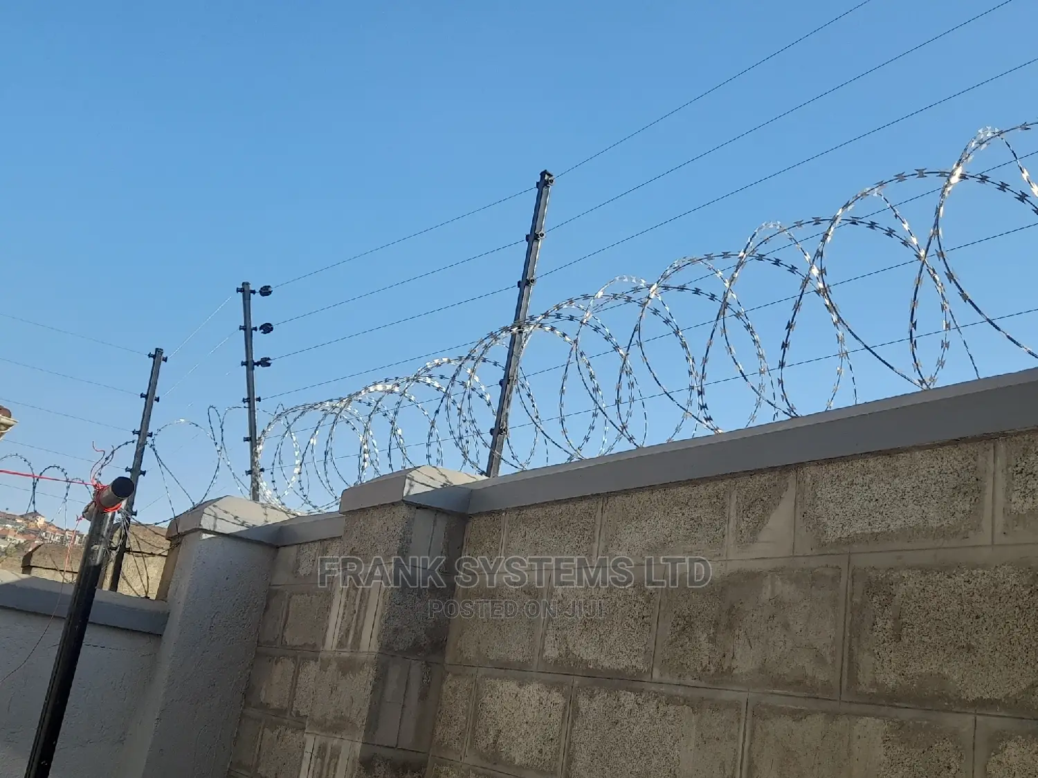 Electric Fence System. W Insulation