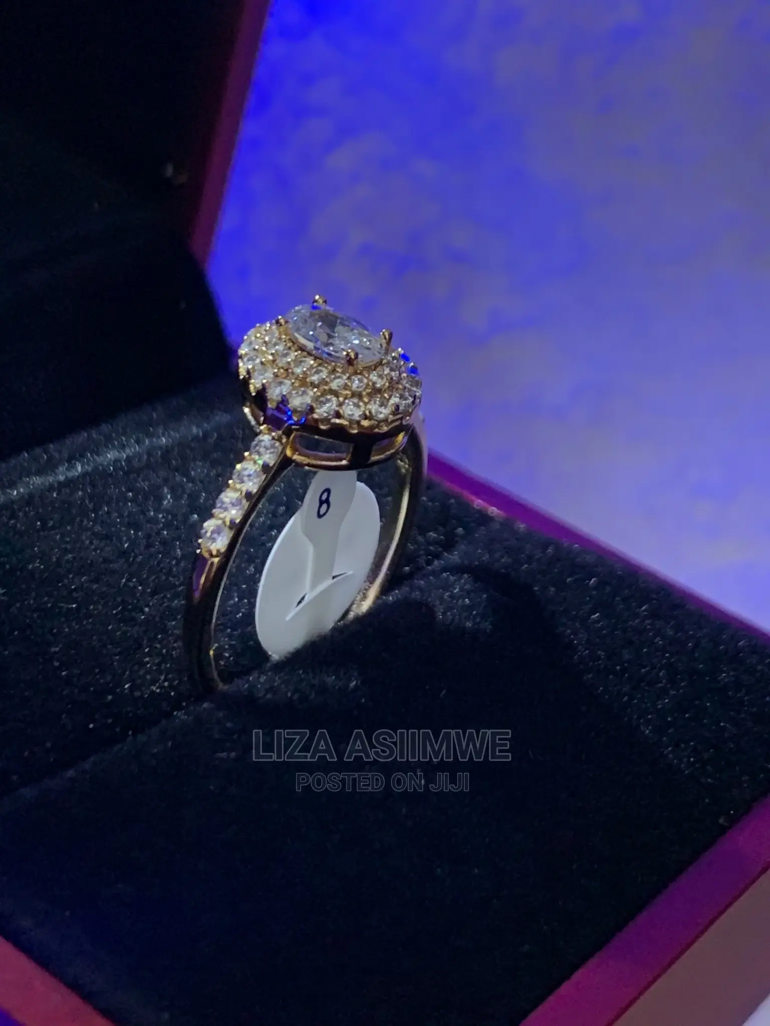 Classy Engagement Rings Available With the Ring Box