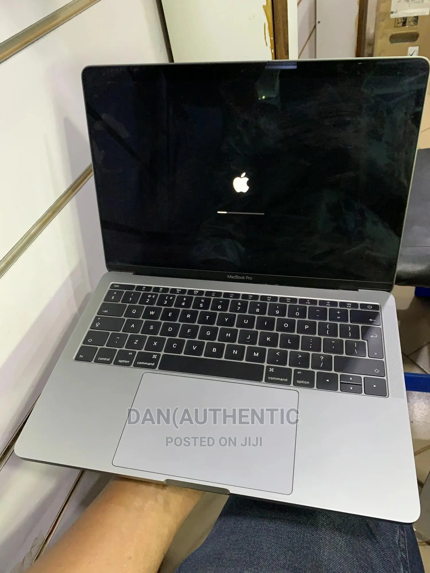 Laptop Apple MacBook Pro 2017 8GB Intel Core I5 SSD 128GB