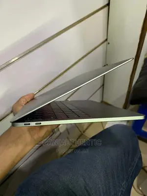 Laptop Apple MacBook Pro 2017 8GB Intel Core I5 SSD 128GB