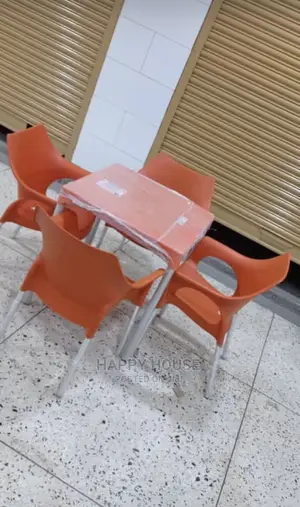 Set of Table and 4 Plates Chairs (Restaurant)