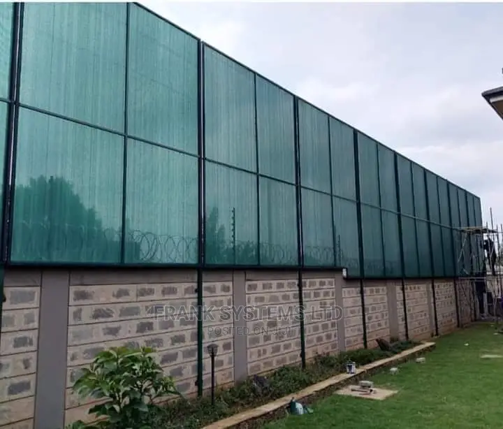 Double Screen Fencing System