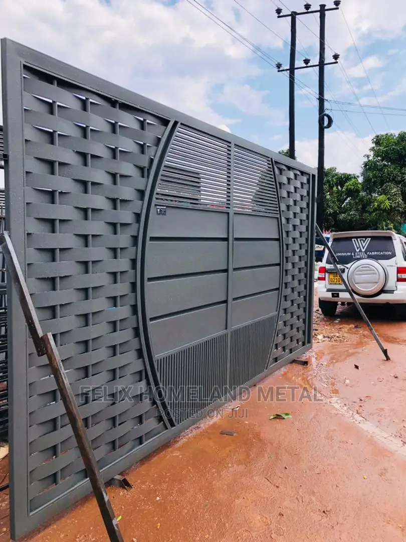 Metallic Sliding Gate