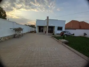 Furnished 4bdrm House in Kira for Sale