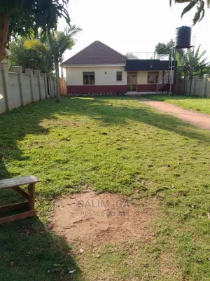 2bdrm Bungalow in Kololo Property, Central Division for Rent