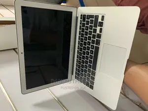 Laptop Apple MacBook Air 2012 4GB Intel Core i5 SSD 128GB