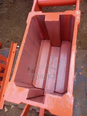 Interlocking Bricks Machine Strong