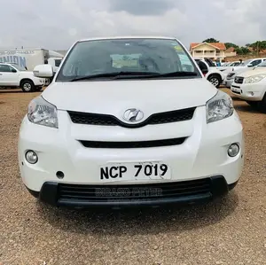 Toyota IST 2008 White