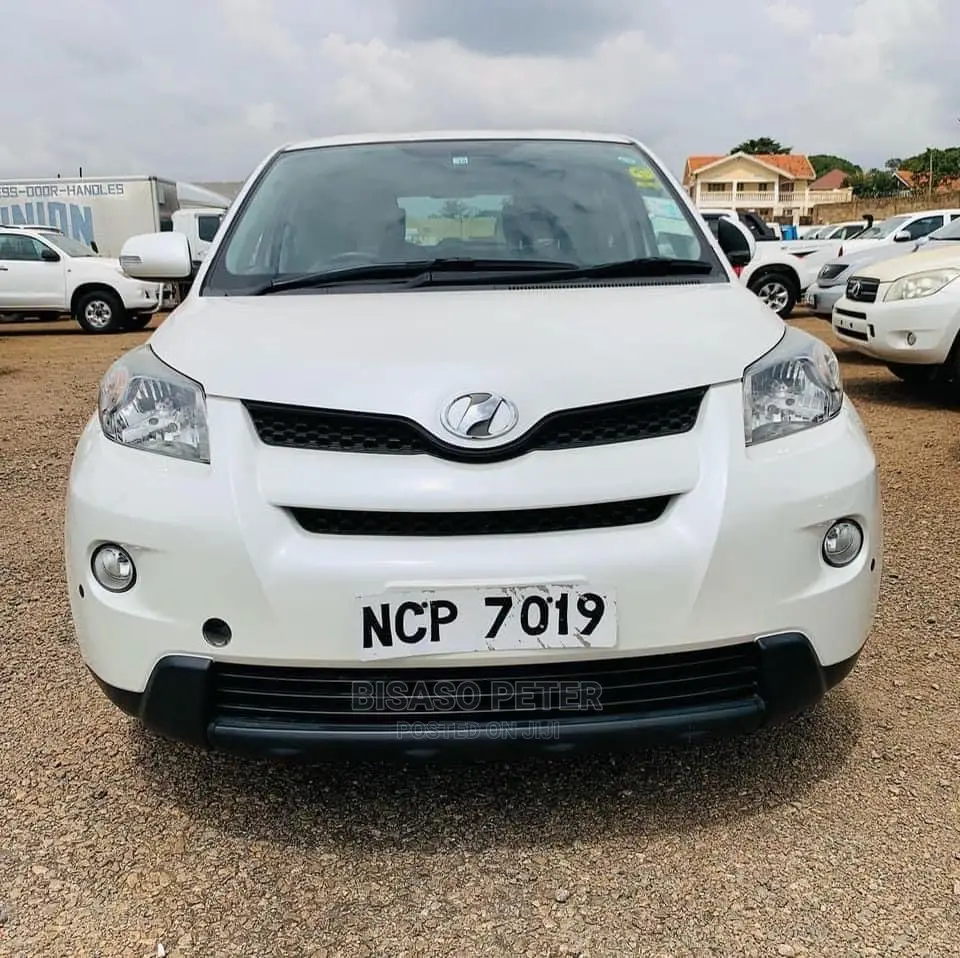 Toyota IST 2008 White