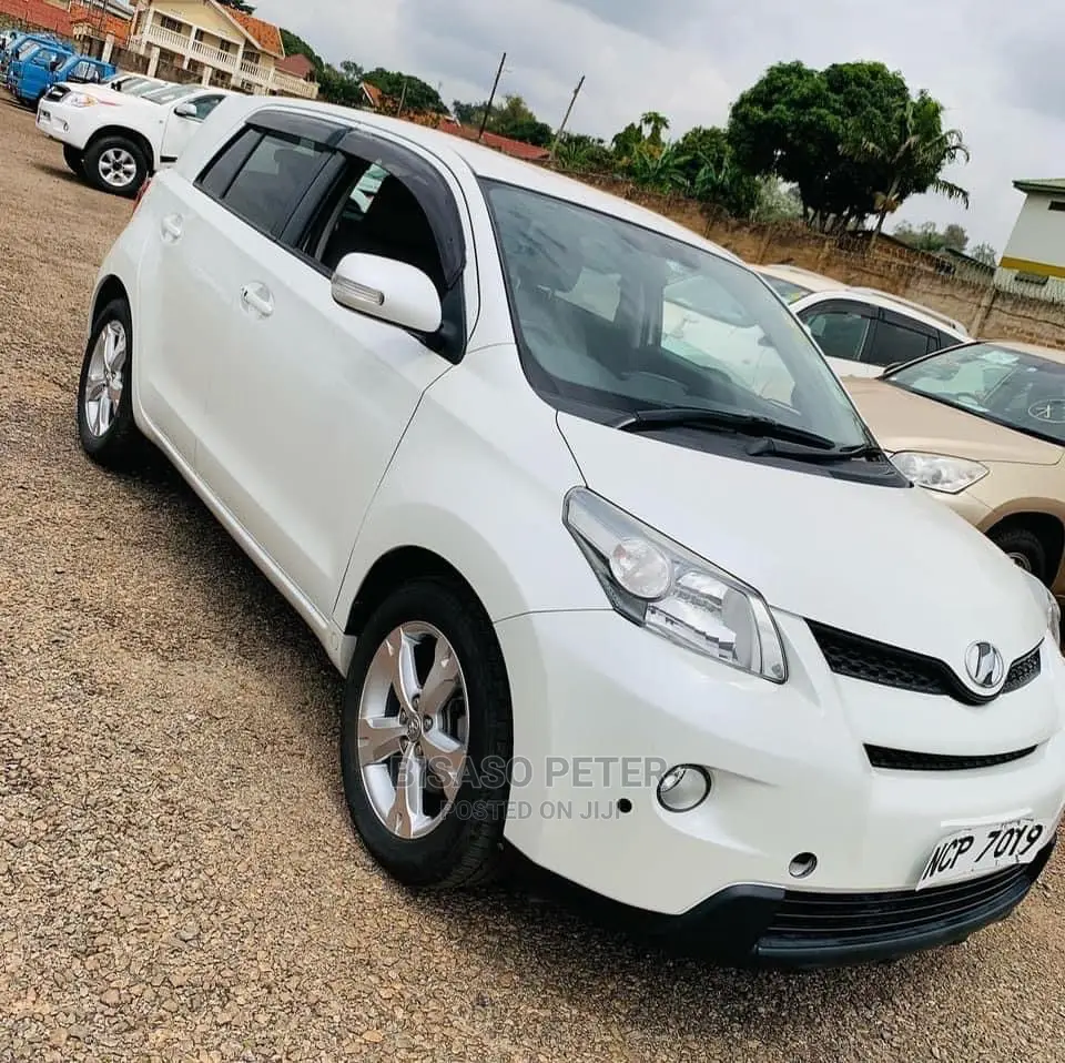 Toyota IST 2008 White