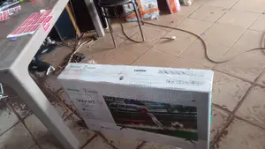32 Ich Hisense Smart
