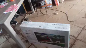 32 Ich Hisense Smart
