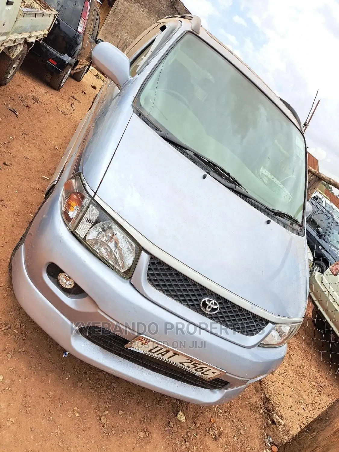 Toyota HiAce 1999 Silver