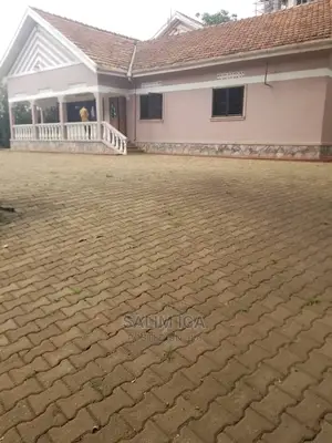 4bdrm Bungalow in Kololo Property, Central Division for Rent