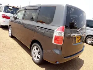 Toyota Noah 2008 Gray
