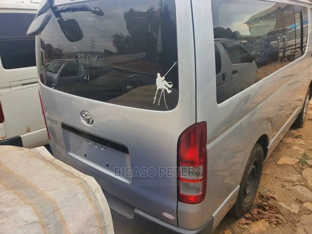 Toyota HiAce 2008 Silver