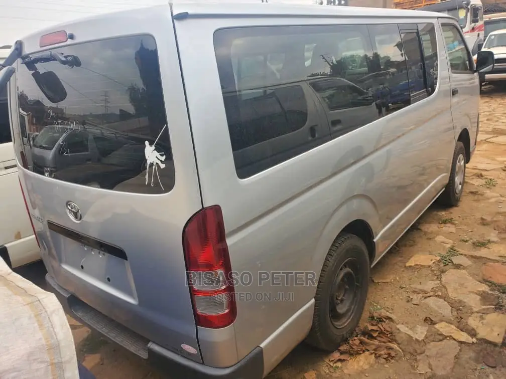 Toyota HiAce 2008 Silver